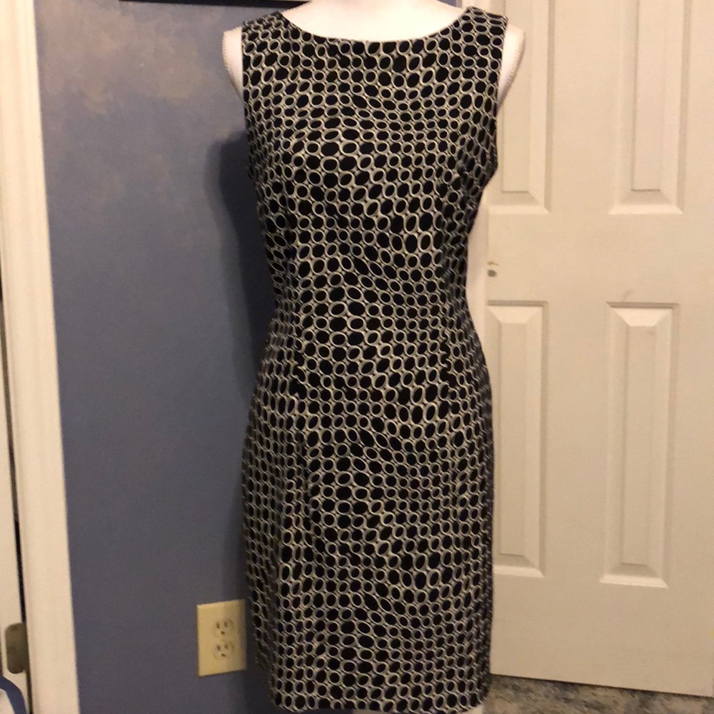 AB Studio Black/white poly/Spandex sheath dress. EUC